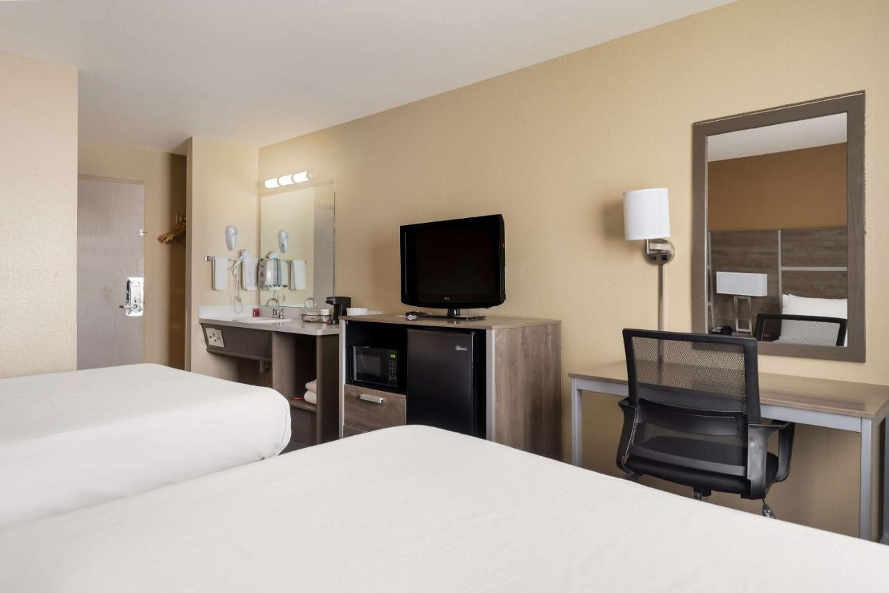 Surestay Hotel By Best Western Wells Exterior foto