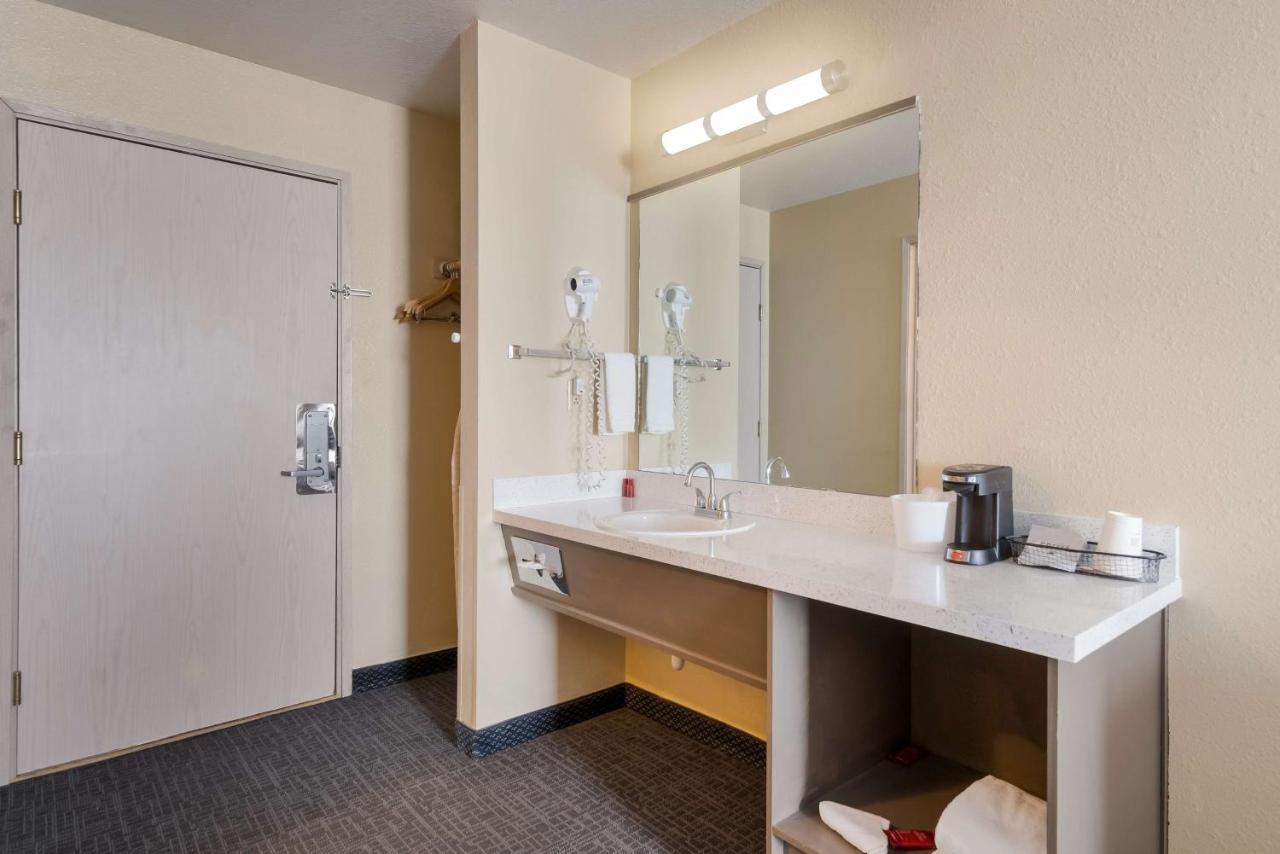 Surestay Hotel By Best Western Wells Exterior foto